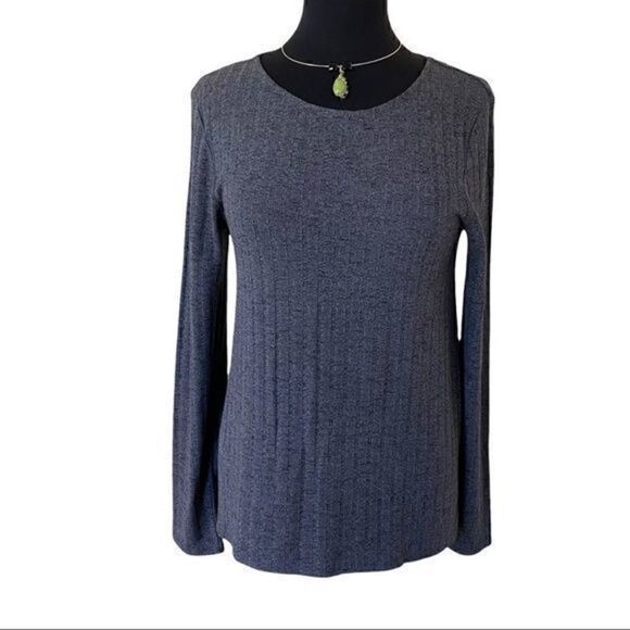 Olivia Sky women’s top size M . ( Necklace not included) - Picture 1 of 4